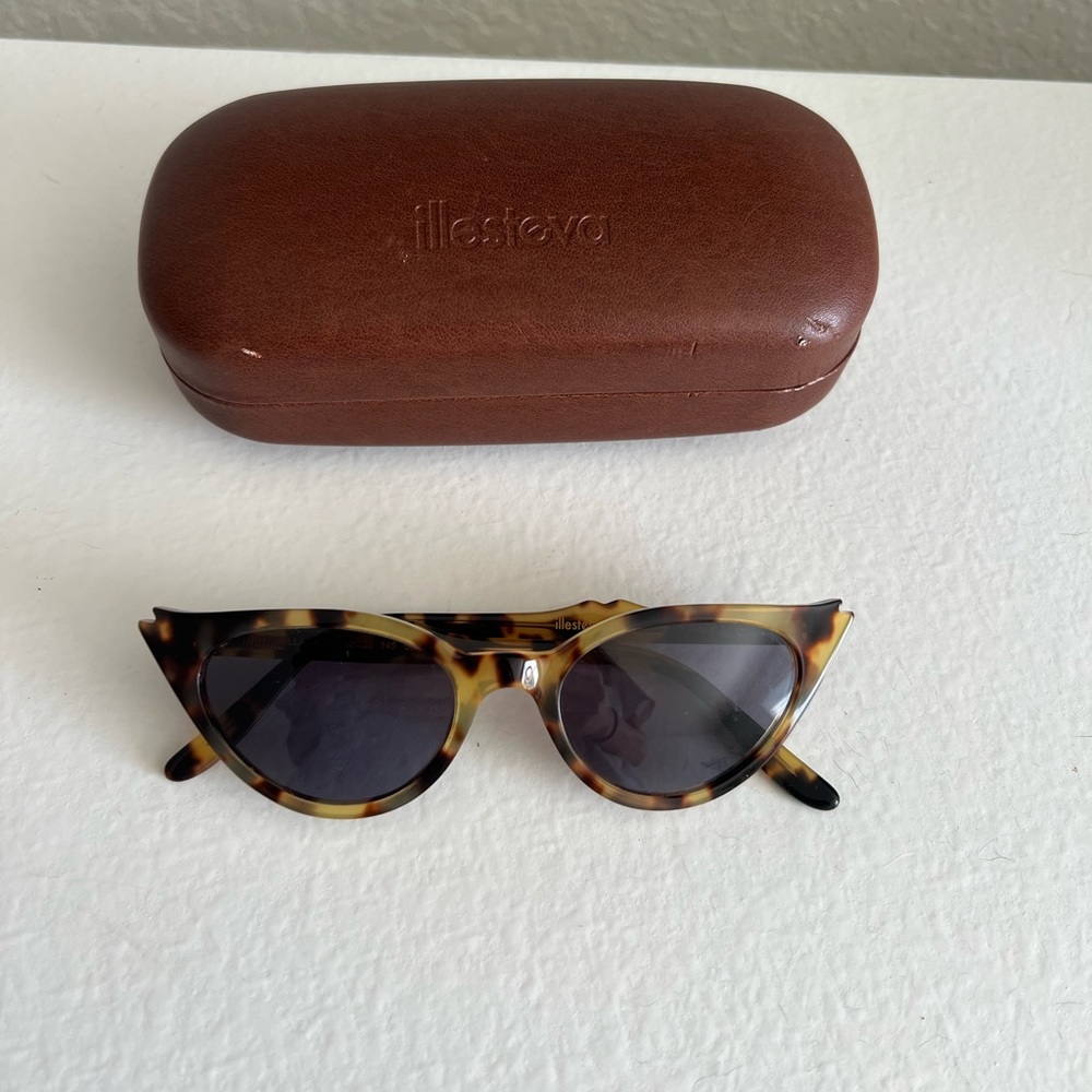 Illesteva cat eye tortiouse shell Sunglasses